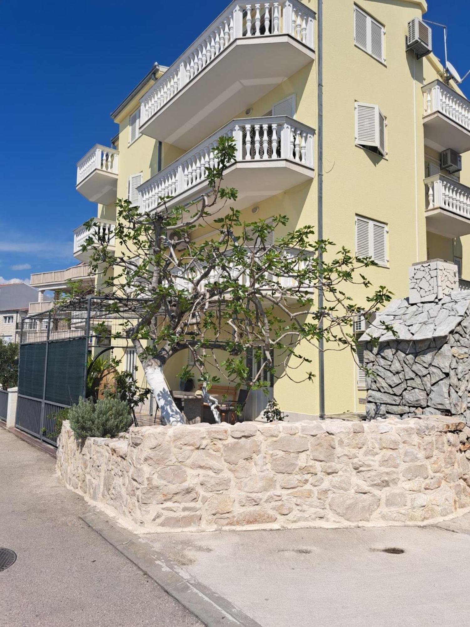 Apartments Nena Подстрана Екстер'єр фото