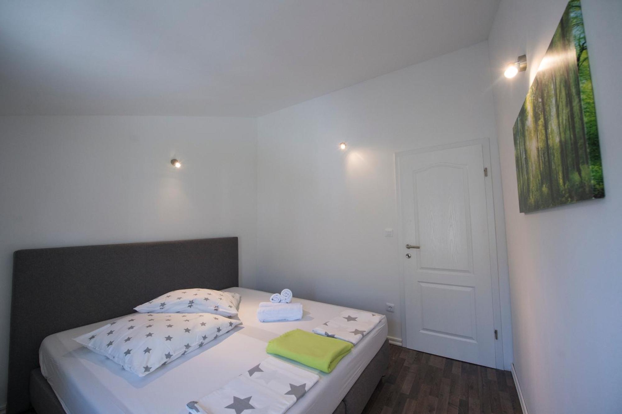 Apartments Nena Подстрана Екстер'єр фото